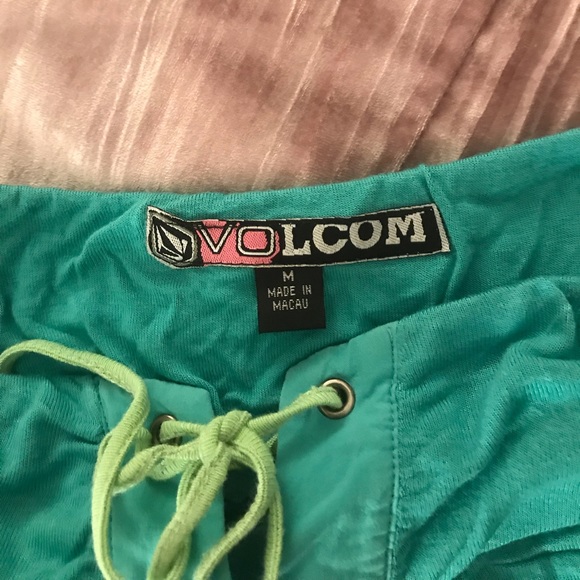 Preloved🤙🏼Volcom🤙🏼 tube top blouse - Picture 7 of 8